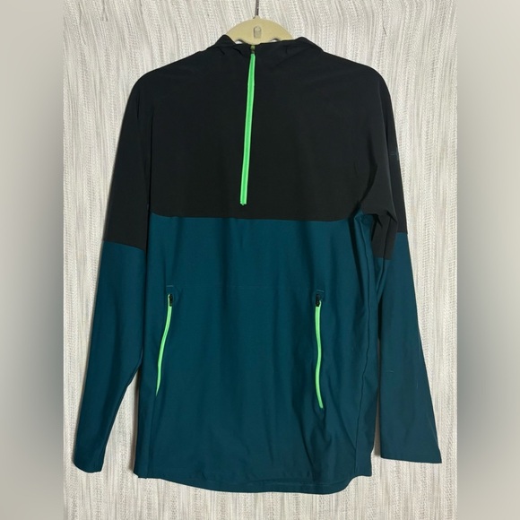 Under Armour Black and Blue Performance Jacket Water-Resistant Athletic Design - Picture 1 of 3